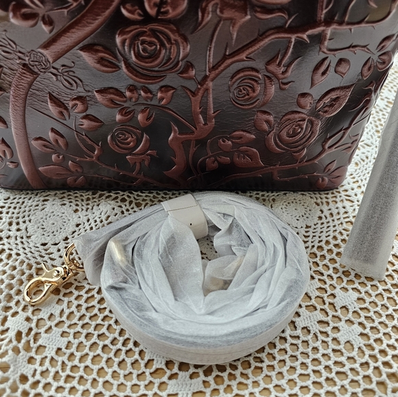 PIJUSHI ROSE CROSSBODY EMBOSSED LEATHER BROWN. - Picture 9 of 16